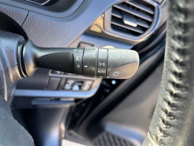 TOYOTA VOXY HYBRID 2019 Image 31