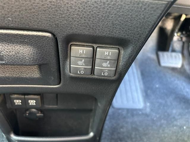 TOYOTA VOXY HYBRID 2019 Image 31