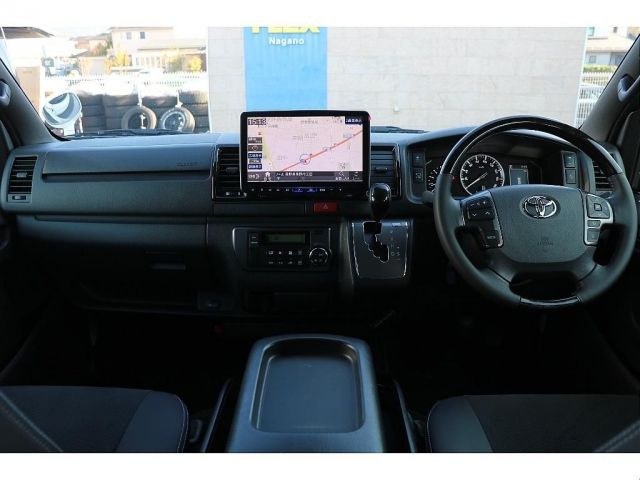 TOYOTA HIACE VAN 4WD 2023 Image 31