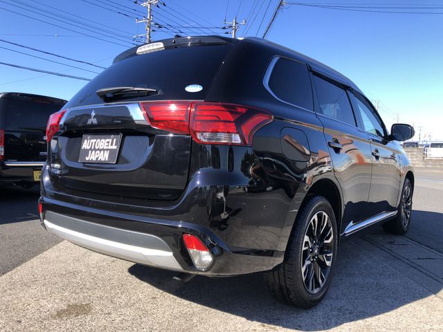 MITSUBISHI OUTLANDER PHEV 2016 Image 31