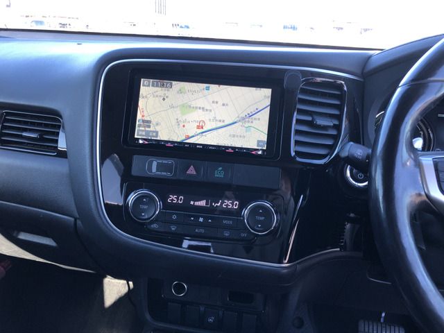 MITSUBISHI OUTLANDER PHEV 2016 Image 31