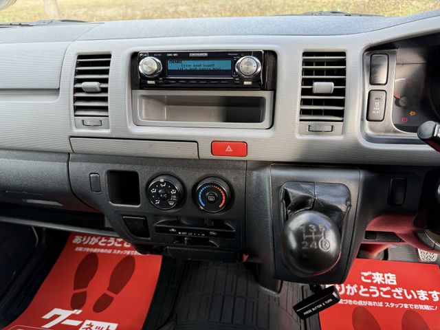 TOYOTA HIACE VAN 4WD 2010 Image 31