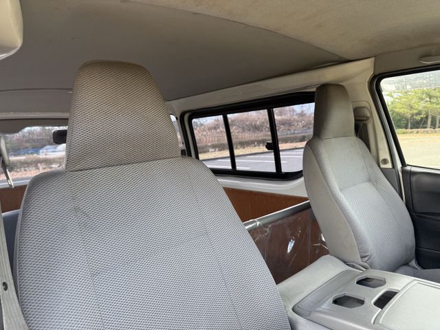 TOYOTA HIACE VAN 4WD 2010 Image 31