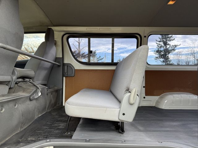 TOYOTA HIACE VAN 4WD 2010 Image 31