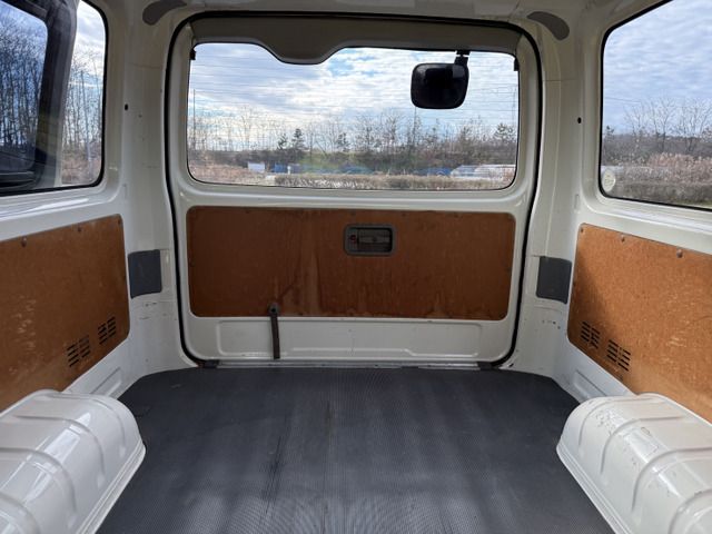 TOYOTA HIACE VAN 4WD 2010 Image 31