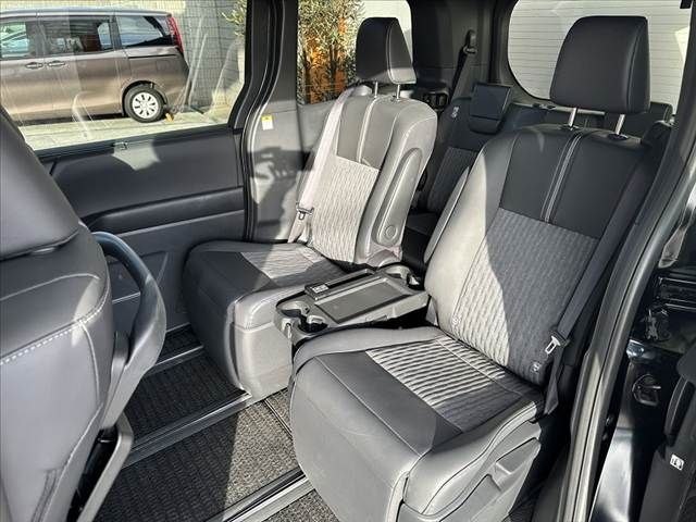 TOYOTA NOAH HYBRID 2025 Image 31