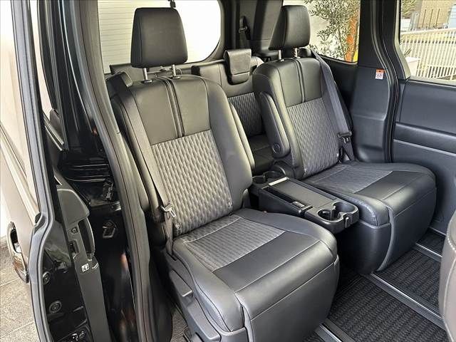 TOYOTA NOAH HYBRID 2025 Image 31