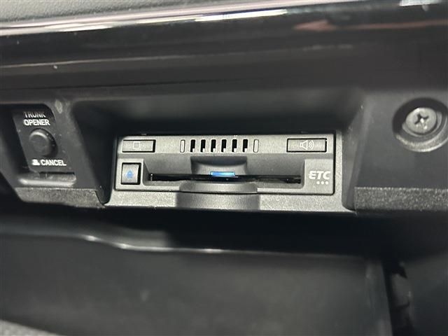 TOYOTA CROWN SEDAN HYBRID 4 2019 Image 31