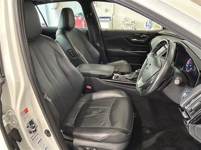 TOYOTA CROWN SEDAN HYBRID 4 2019 Image 31