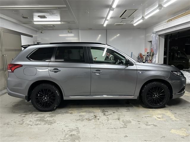 MITSUBISHI OUTLANDER PHEV 2021 Image 31