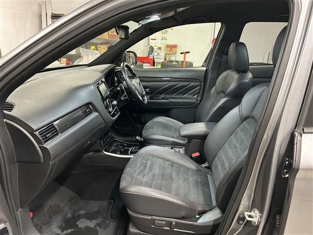 MITSUBISHI OUTLANDER PHEV 2021 Image 31