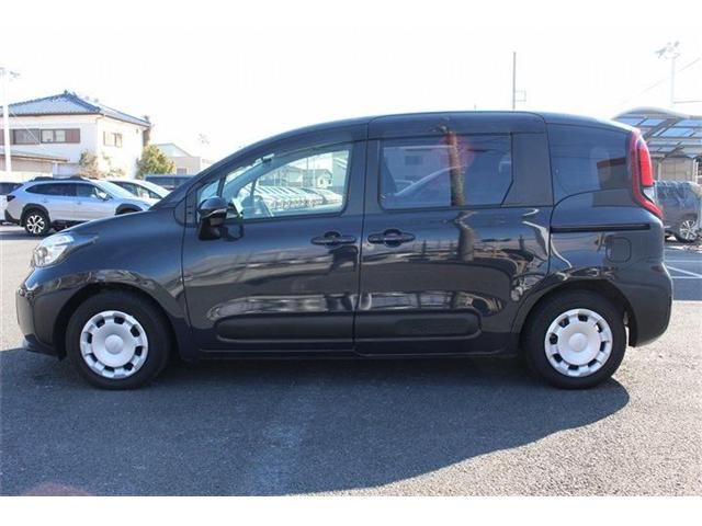 TOYOTA SIENTA HYBRID 2023 Image 31