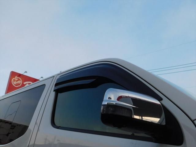 NISSAN NV350 CARAVAN 2019 Image 31