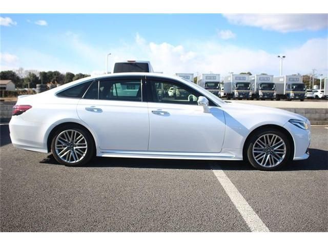 TOYOTA CROWN SEDAN HYBRID 2020 Image 31