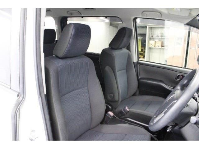 TOYOTA VOXY HYBRID 2019 Image 31