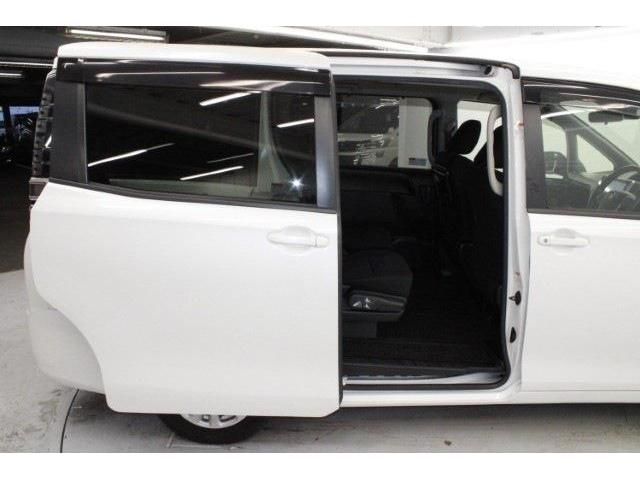 TOYOTA VOXY HYBRID 2019 Image 31