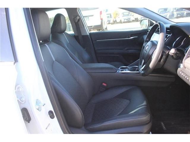 TOYOTA CAMRY HYBRID 2019 Image 31