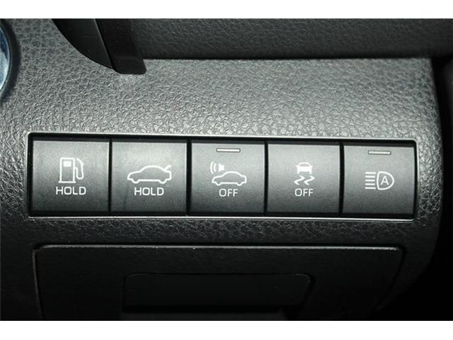 TOYOTA CAMRY HYBRID 2019 Image 31