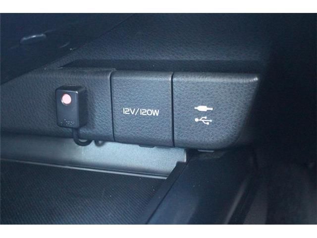 TOYOTA CAMRY HYBRID 2019 Image 31