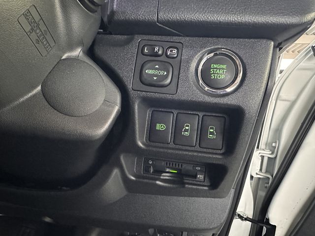 TOYOTA HIACE VAN 4WD 2025 Image 31