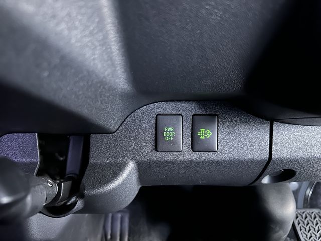 TOYOTA HIACE VAN 4WD 2025 Image 31