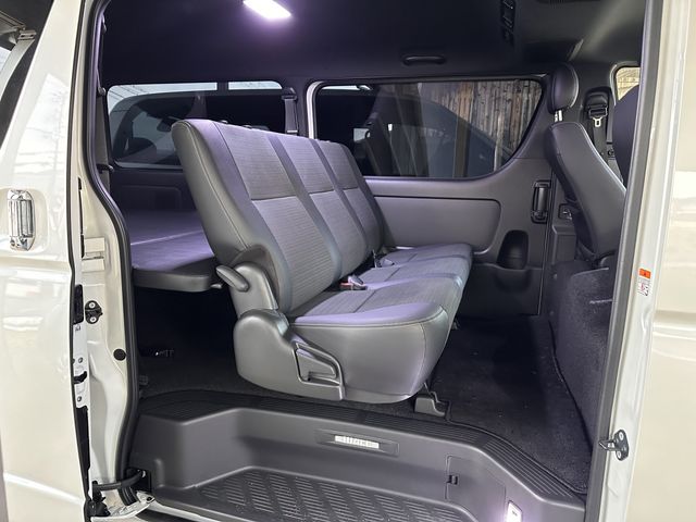 TOYOTA HIACE VAN 4WD 2025 Image 31