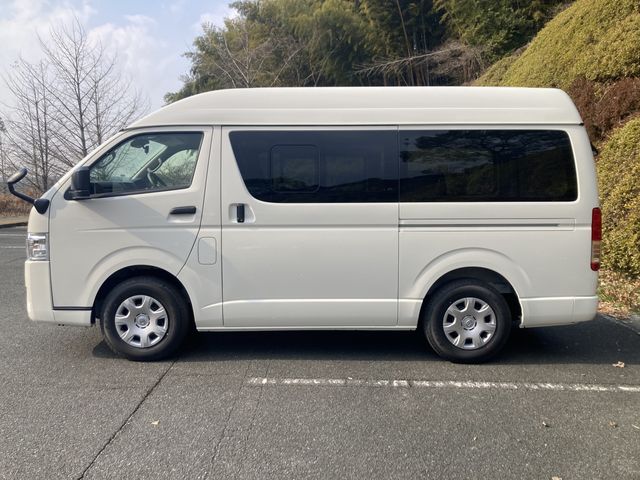 TOYOTA HIACE VAN 2WD 2025 Image 31