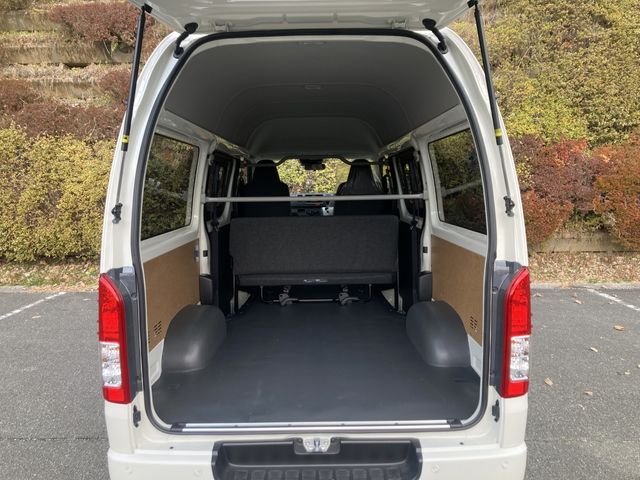 TOYOTA HIACE VAN 2WD 2025 Image 31
