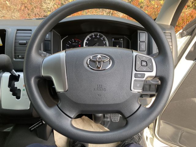 TOYOTA HIACE VAN 2WD 2025 Image 31