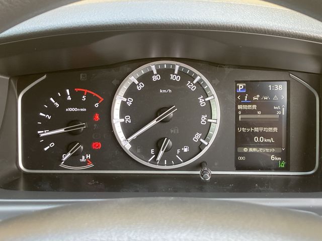 TOYOTA HIACE VAN 2WD 2025 Image 31