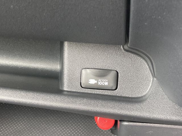 TOYOTA HIACE VAN 2WD 2025 Image 31