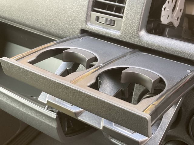 TOYOTA HIACE VAN 2WD 2025 Image 31