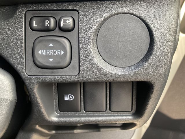 TOYOTA HIACE VAN 2WD 2025 Image 31