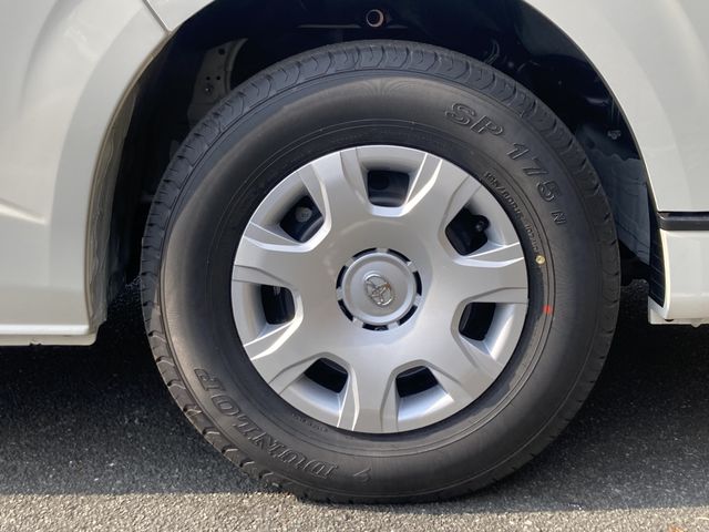 TOYOTA HIACE VAN 2WD 2025 Image 31