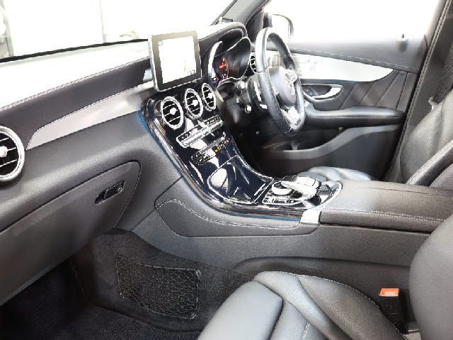 MERCEDES BENZ GLC CL 2016 Image 31