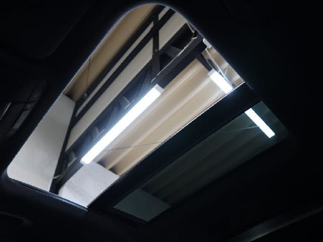 MERCEDES BENZ GLC CL 2016 Image 31