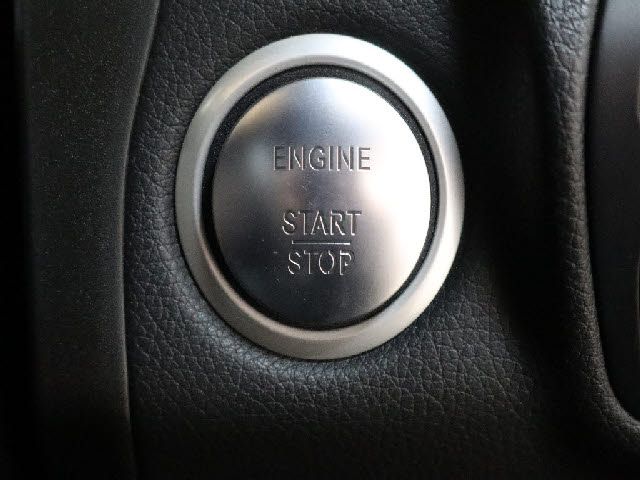 MERCEDES BENZ GLC CL 2016 Image 31