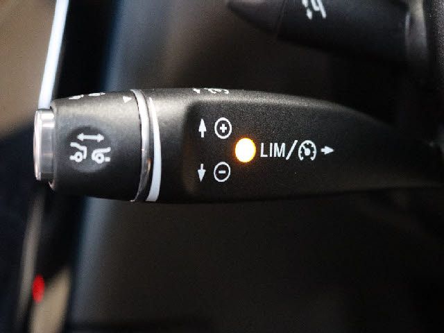 MERCEDES BENZ GLC CL 2016 Image 31