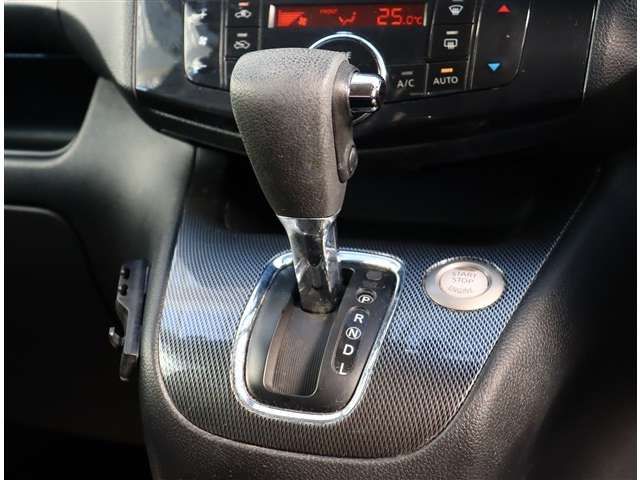 NISSAN SERENA  S-HYBRID 4WD 2013 Image 31