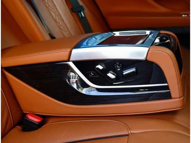 BMW 7SERIES 2016 Image 31