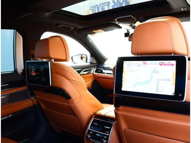 BMW 7SERIES 2016 Image 31