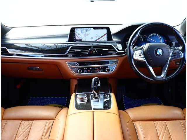BMW 7SERIES 2016 Image 31