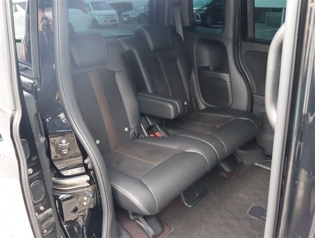 HONDA N BOX CUSTOM 2018 Image 31