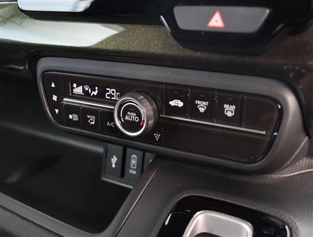 HONDA N BOX CUSTOM 2018 Image 31