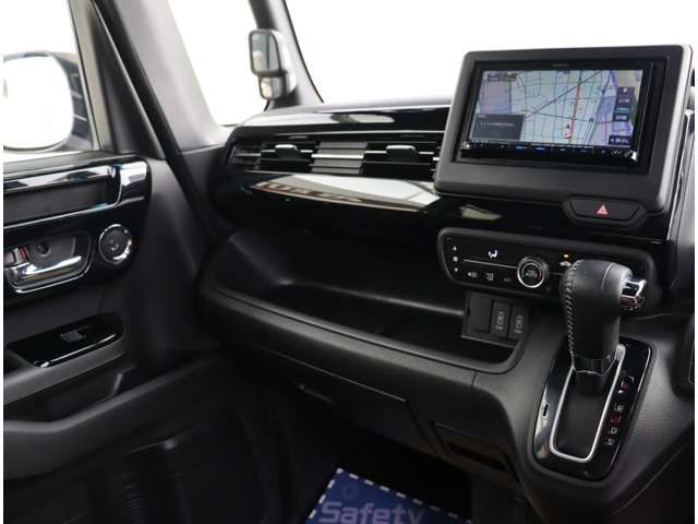 HONDA N BOX CUSTOM 2022 Image 31