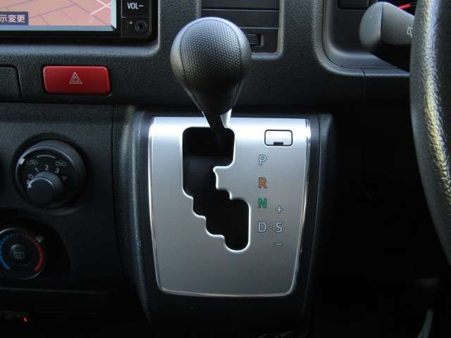 TOYOTA REGIUSACE VAN 2WD 2019 Image 31