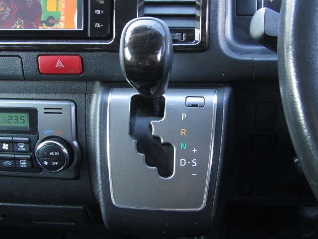 TOYOTA HIACE VAN 2WD 2020 Image 31