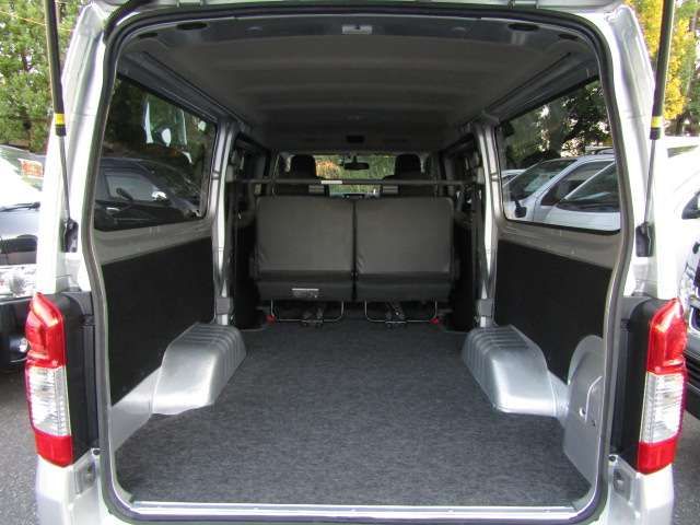 NISSAN NV350 CARAVAN 2020 Image 31