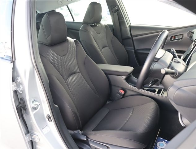 TOYOTA PRIUS 2019 Image 31