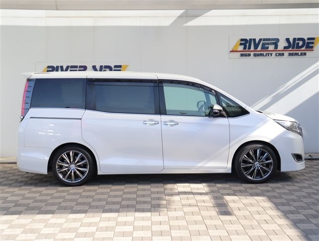 TOYOTA ESQUIRE HYBRID 2017 Image 31